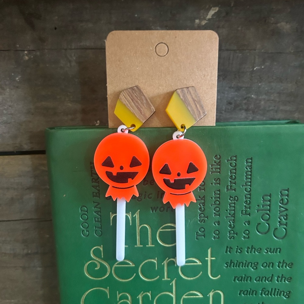 NWT handmade Halloween horror earrings